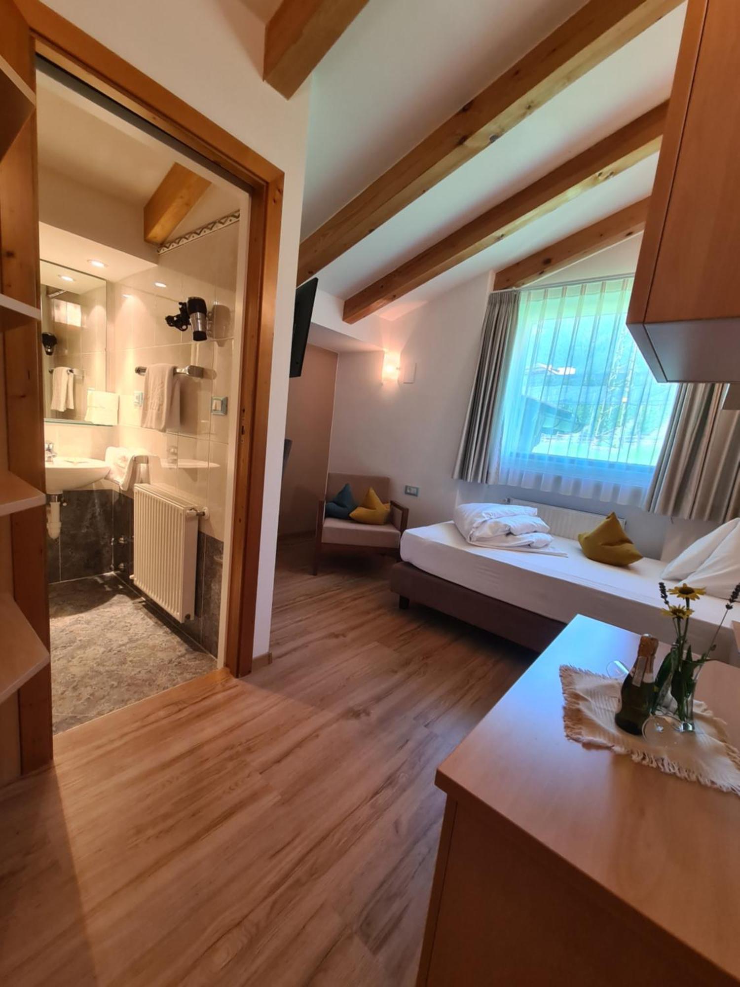 Appartementhaus Residence Hirzer 蒂鲁罗 外观 照片